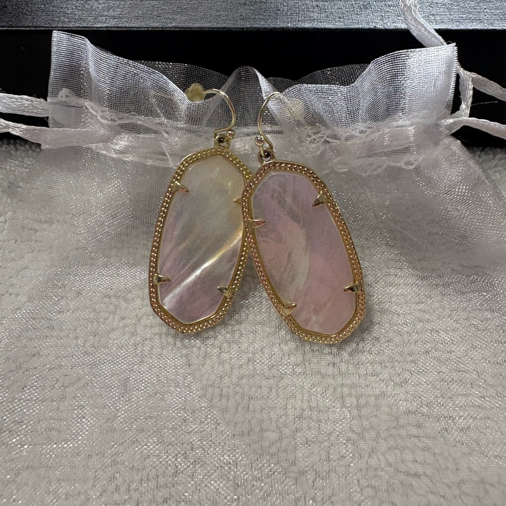 Kendra Scott Pearlized  and Gold Earrings